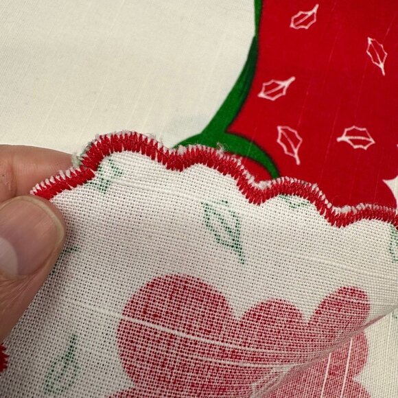 Vintage Christmas Napkins Bows Holly Leaves Red White Scalloped Edge Set of 4 - Picture 5 of 9